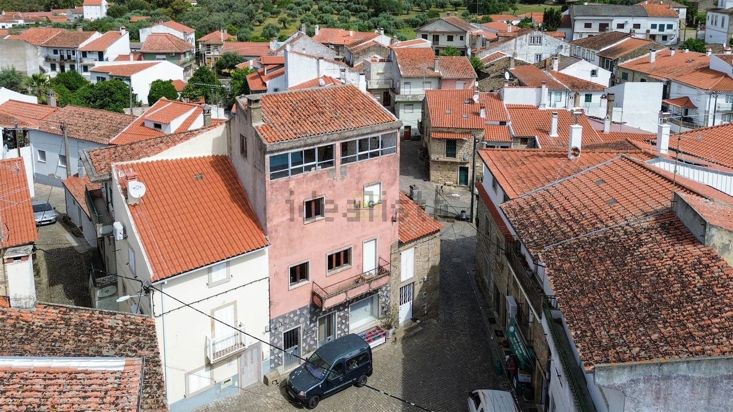 小楼房或独栋别墅出售在 São Miguel de Acha - 照片