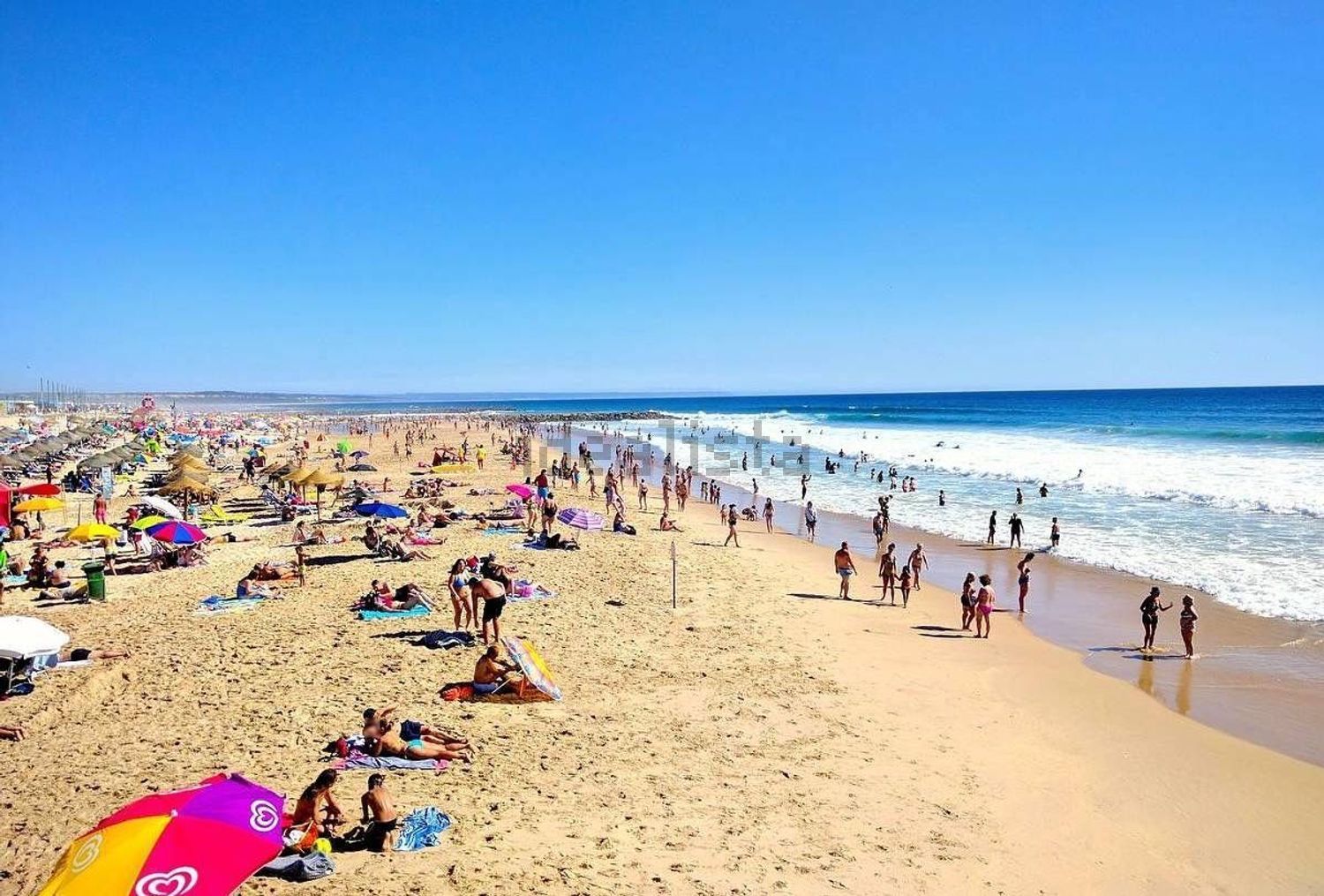 小楼房或独栋别墅出售在 Centro da Charneca da Caparica - 周边