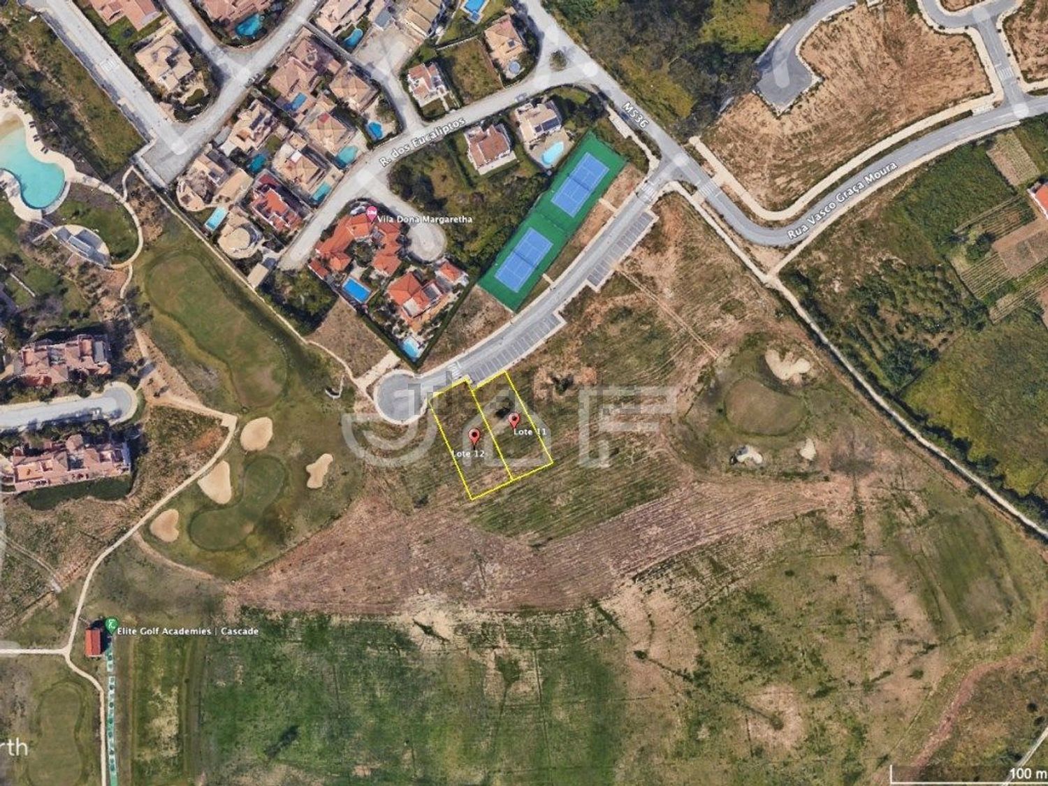 小楼房或独栋别墅出售在 Em536 - 照片
