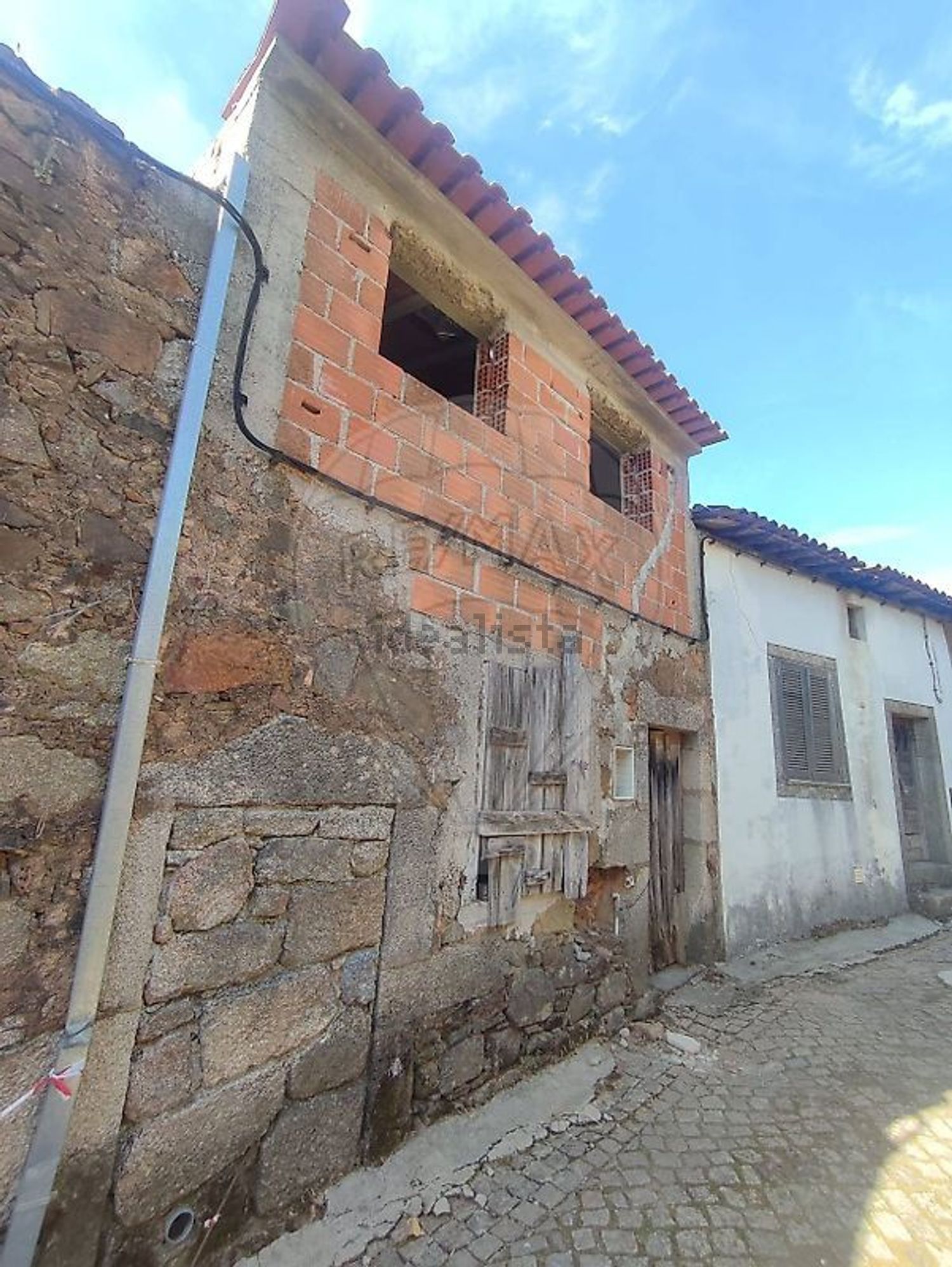 小楼房或独栋别墅出售在 Alcaide - 外立面