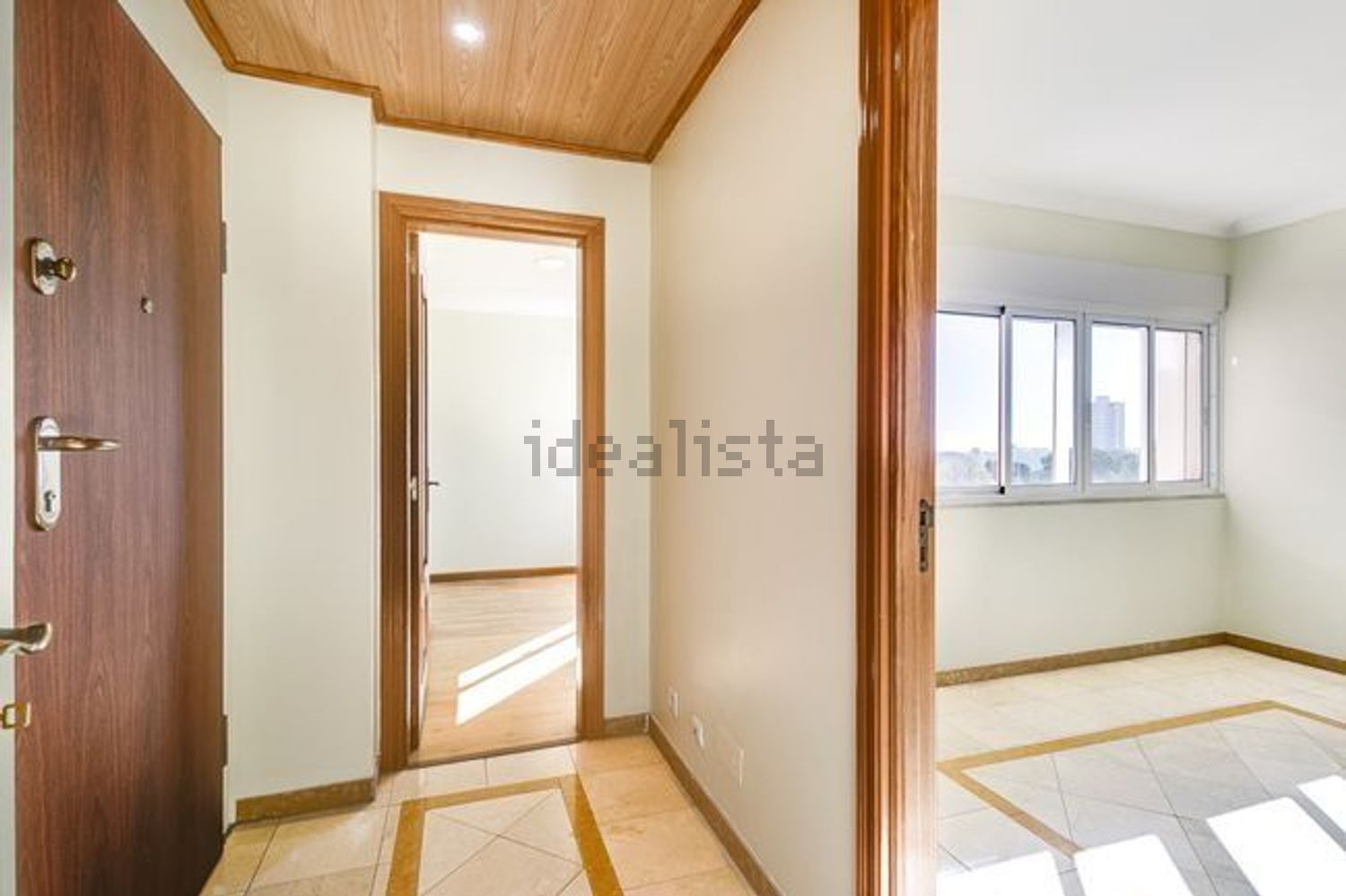 公寓 t4出售在Rua Cidade da Praia, 371 - 过道