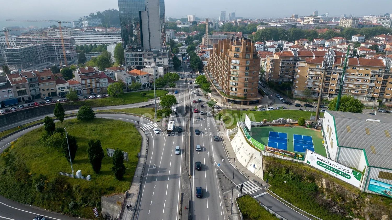双拼别墅出售在Rua Fernão de Magalhães s/n - 环境
