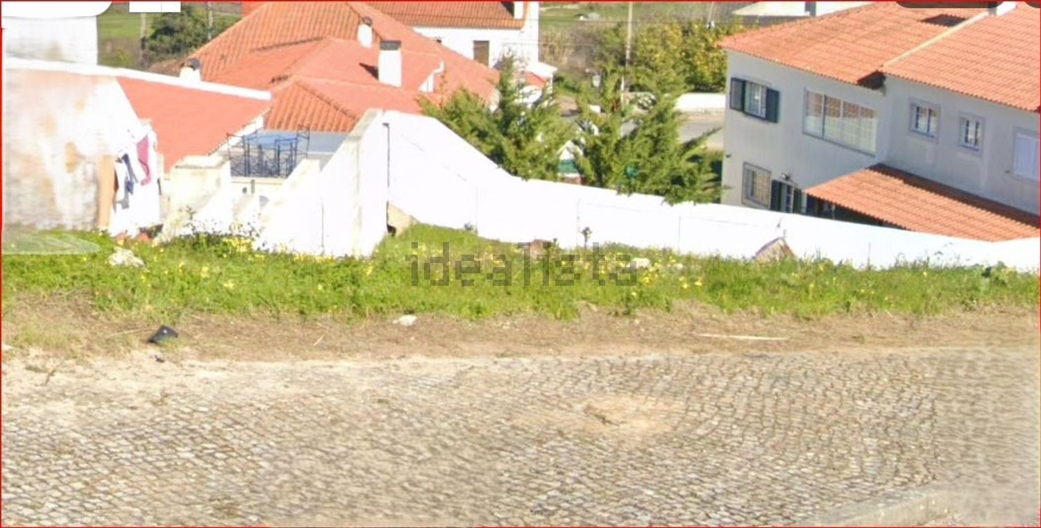 小楼房或独栋别墅出售在Rua Josefa de Óbidos - 外立面