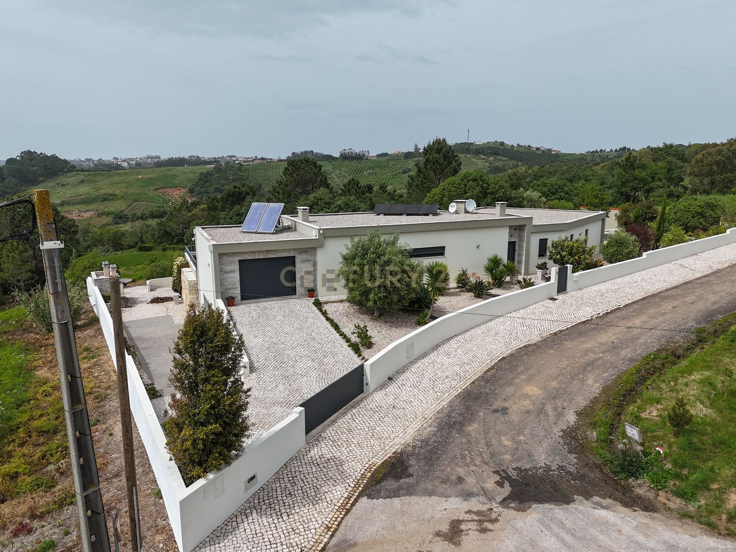 小楼房或独栋别墅出售在Rua Gil Vicente, 1 - 外立面