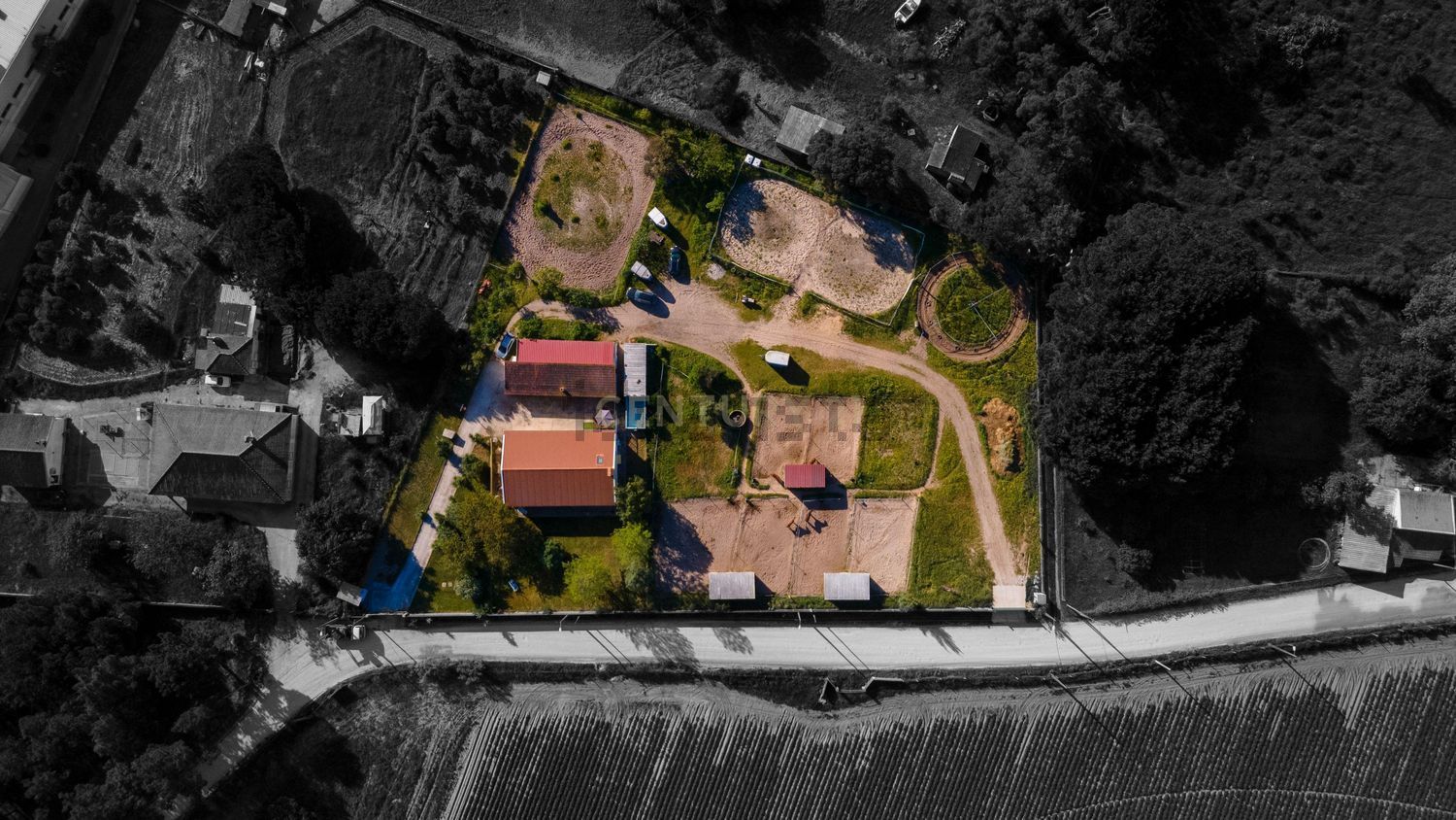 小楼房或独栋别墅出售在 Parque Industrial das Carrascas, Palmela, Portugal - 照片