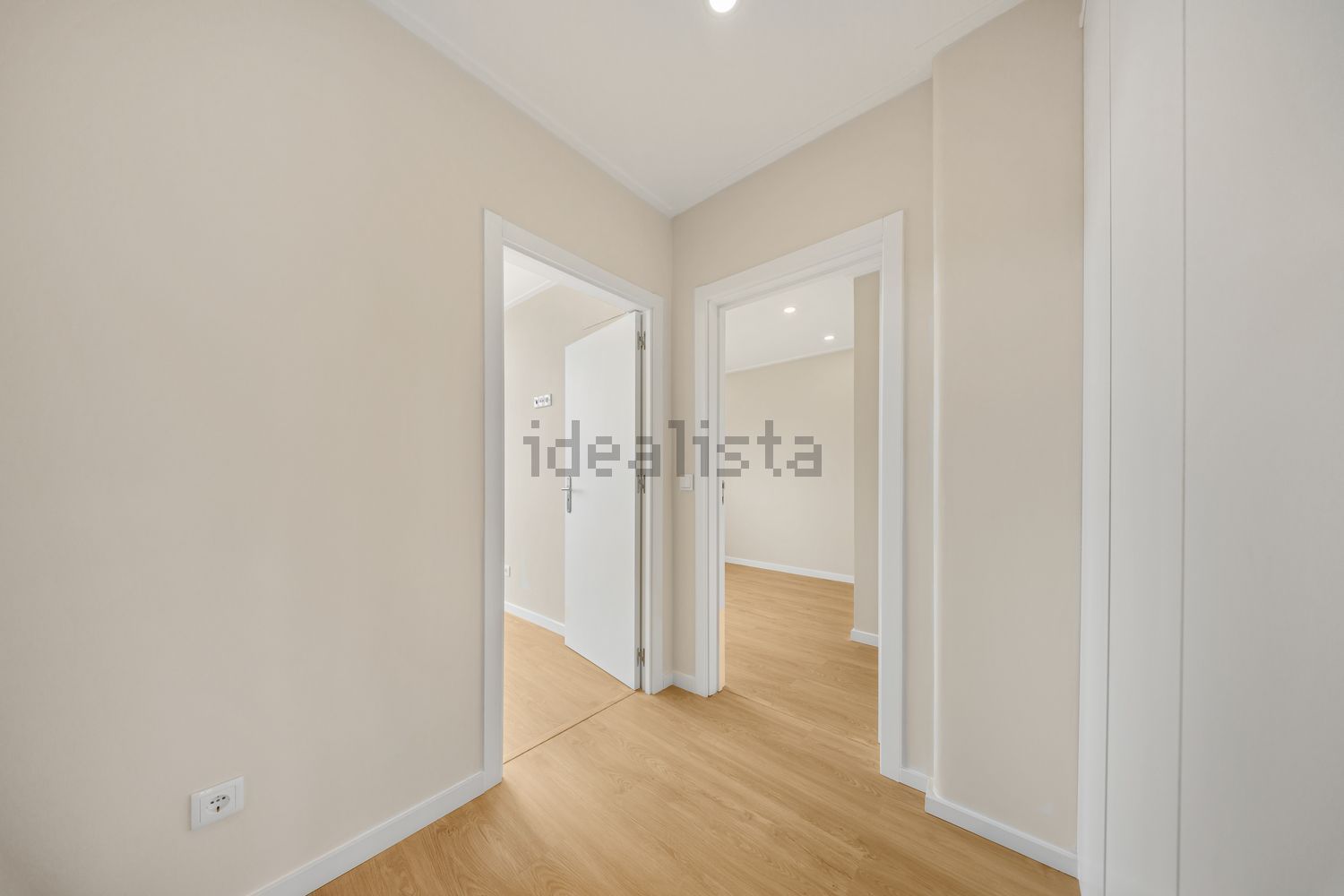 公寓 t3出售在Avenida dos Ciprestes, 45 - 过道