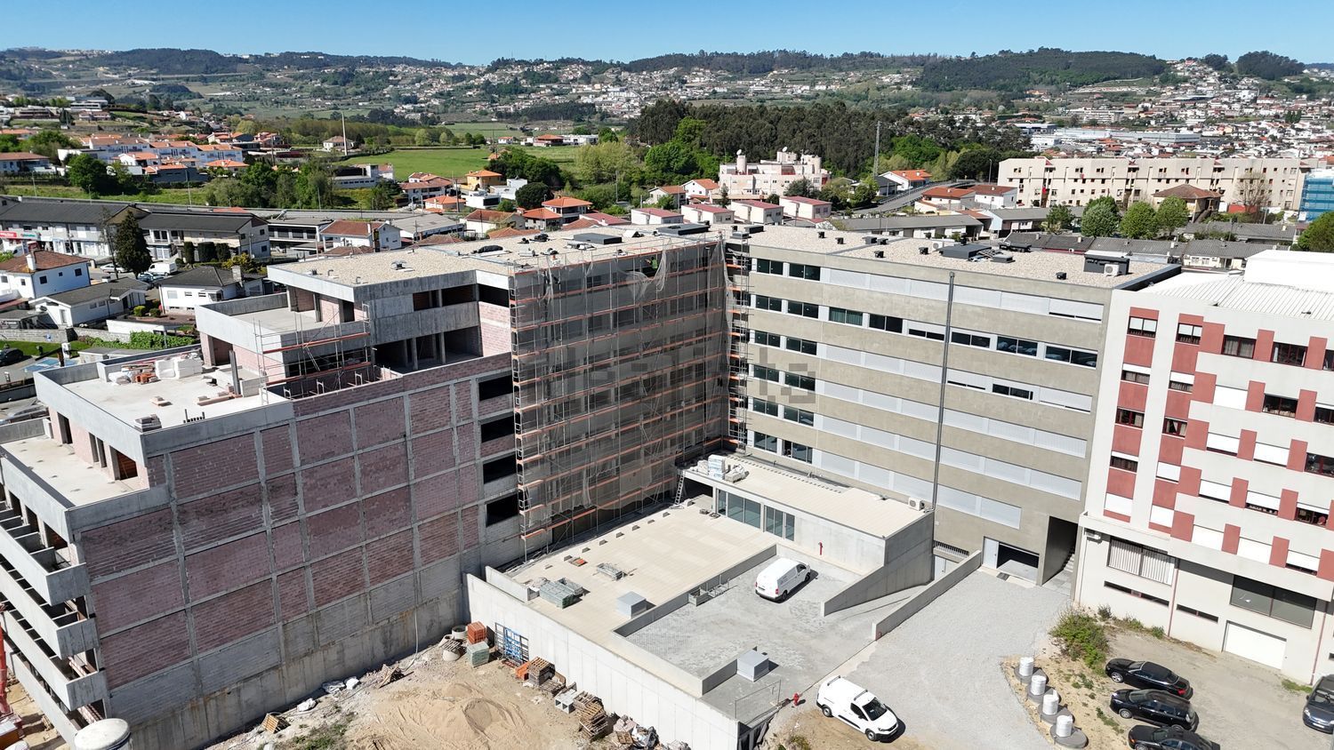 公寓 t2出售在Avenida Doutor Leonardo Coimbra s/n - 外立面