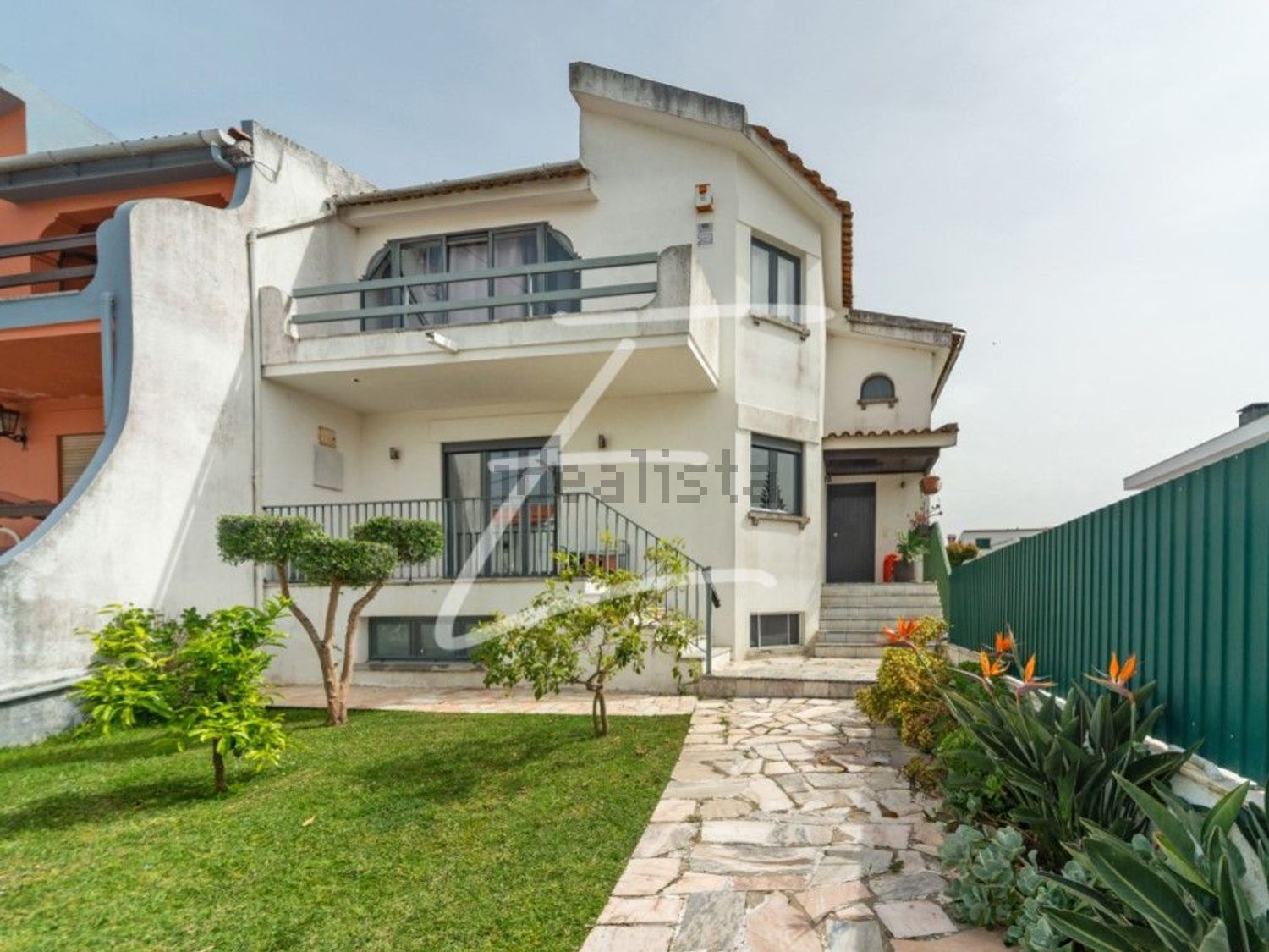 小楼房或独栋别墅出售在 Marisol - Valadares - Quinta da Queimada - 外立面
