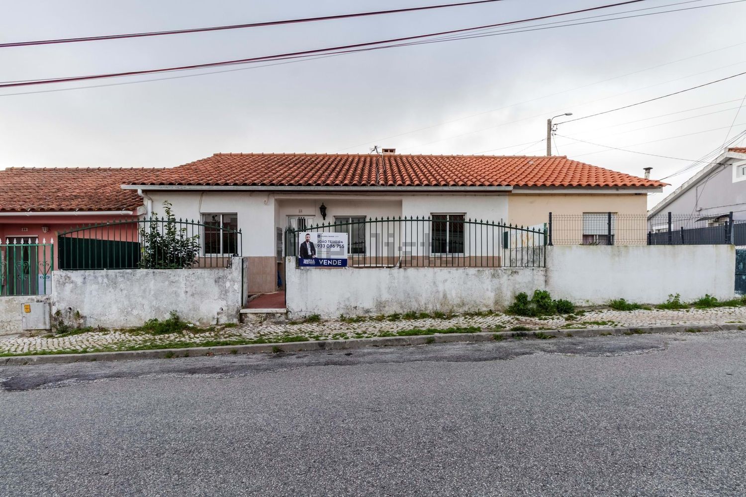 小楼房或别墅出售在Avenida da Igreja, 28 - 外立面