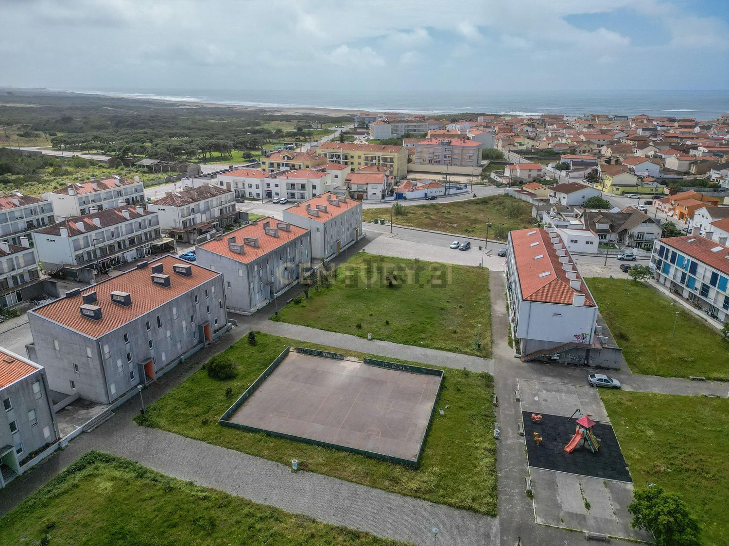 公寓 t2出售在Rua São Pedro, 12 - 游泳池