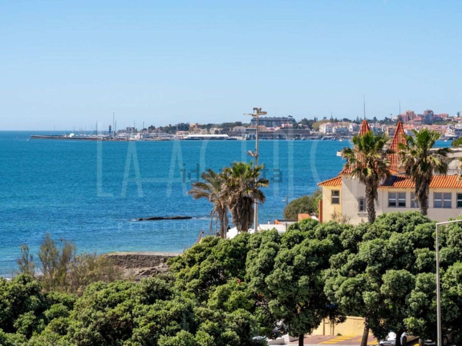 小楼房或独栋别墅出售在 Centro de Cascais - 视线