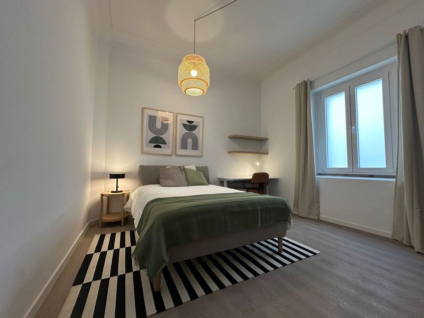 出租房间在Avenida Ressano Garcia, 14