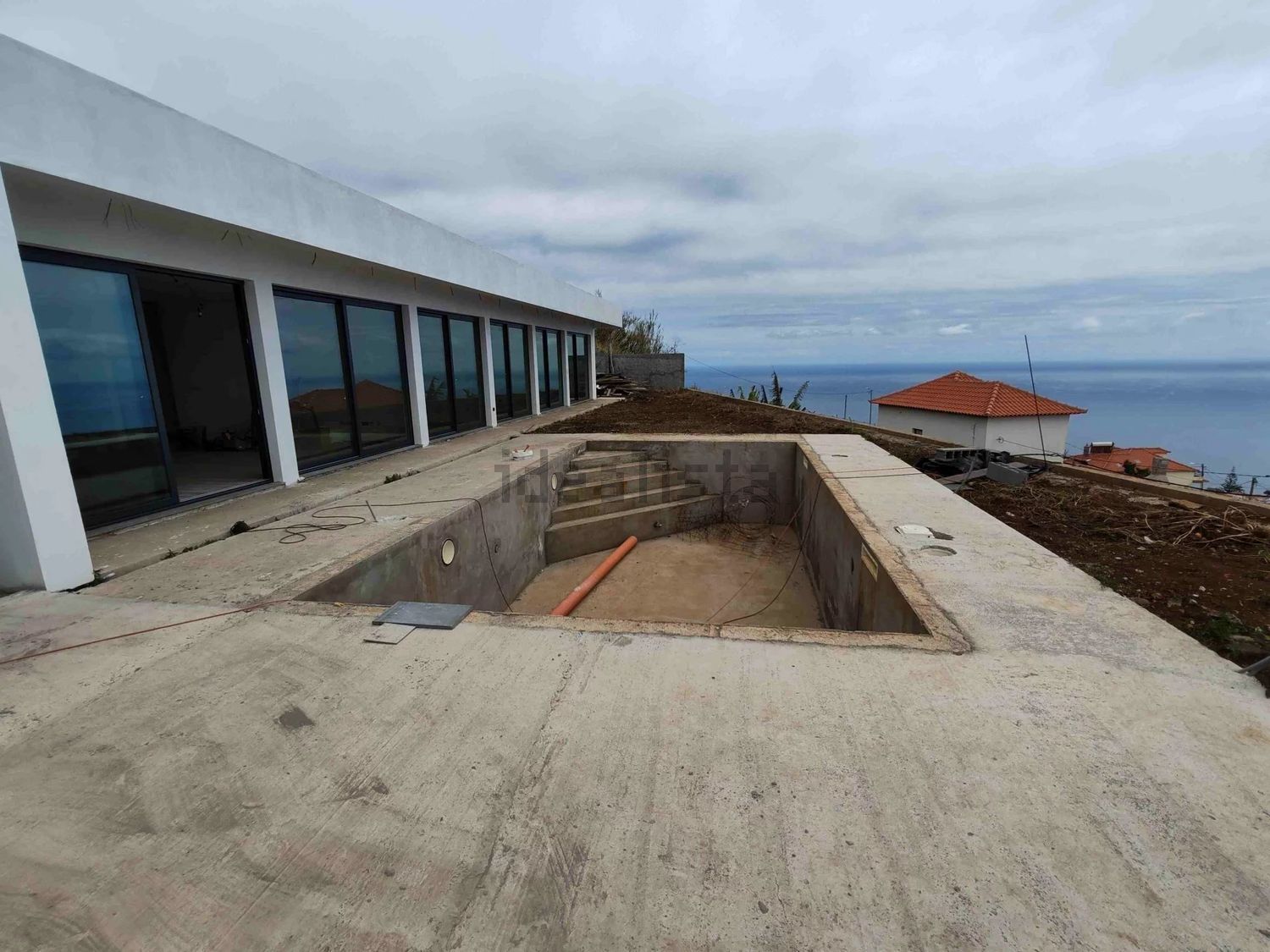 小楼房或独栋别墅出售在 Ribeira Brava - 照片