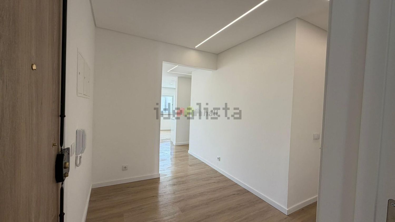 公寓 t4出售在Avenida Dom Afonso Henriques - 前厅