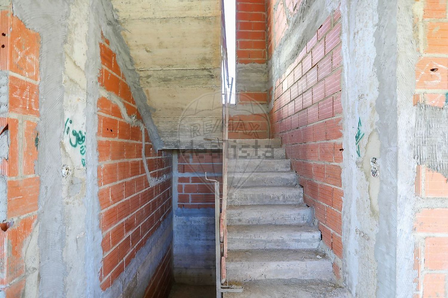 小楼房或独栋别墅出售在Rua Cidade de Lagos - 详情
