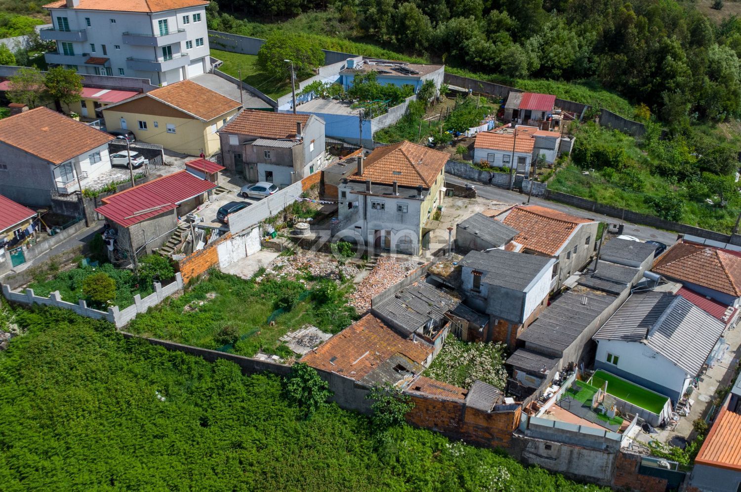 小楼房或独栋别墅出售在 Calçada Capitão Aires Martins, 73 - 视线