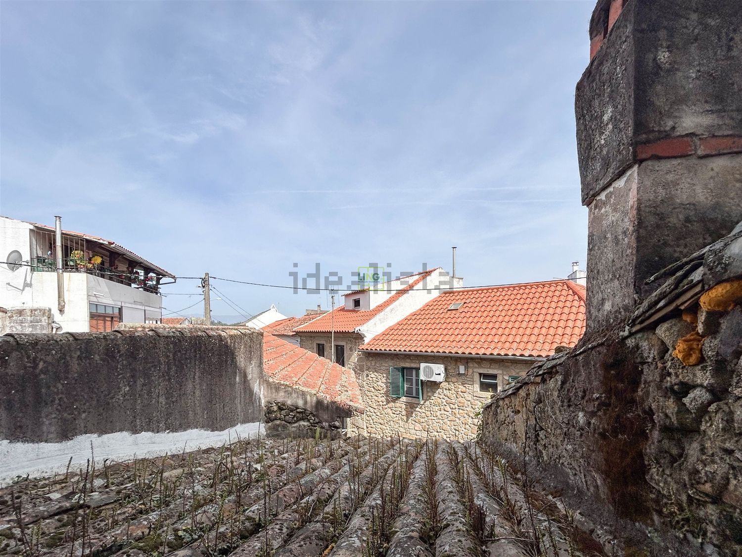 小楼房或独栋别墅出售在 São Miguel de Acha - 外立面