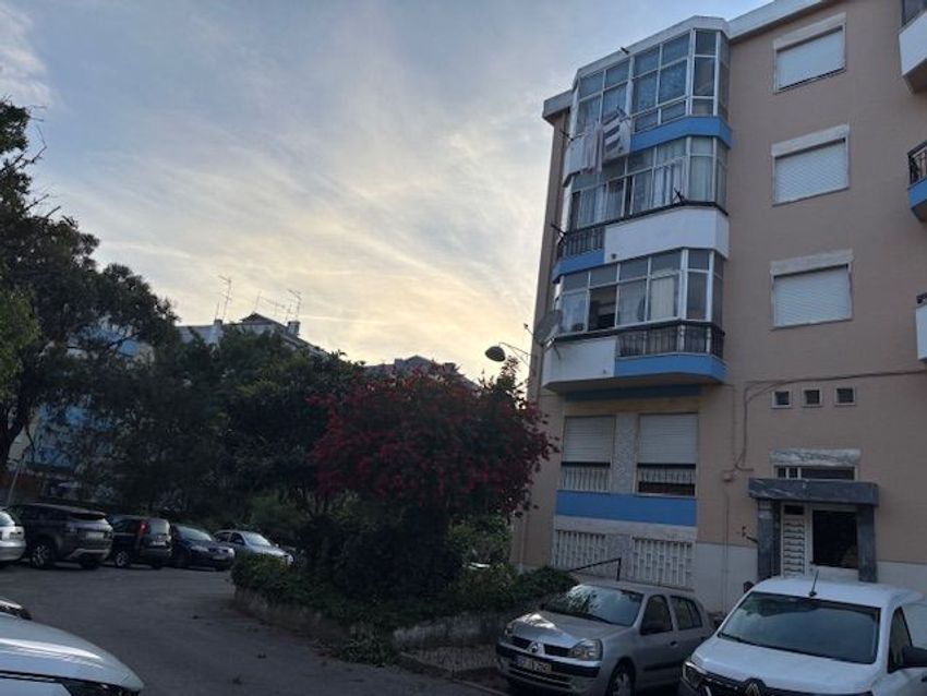 公寓 t3出售在Travessa Doutor João de Barros