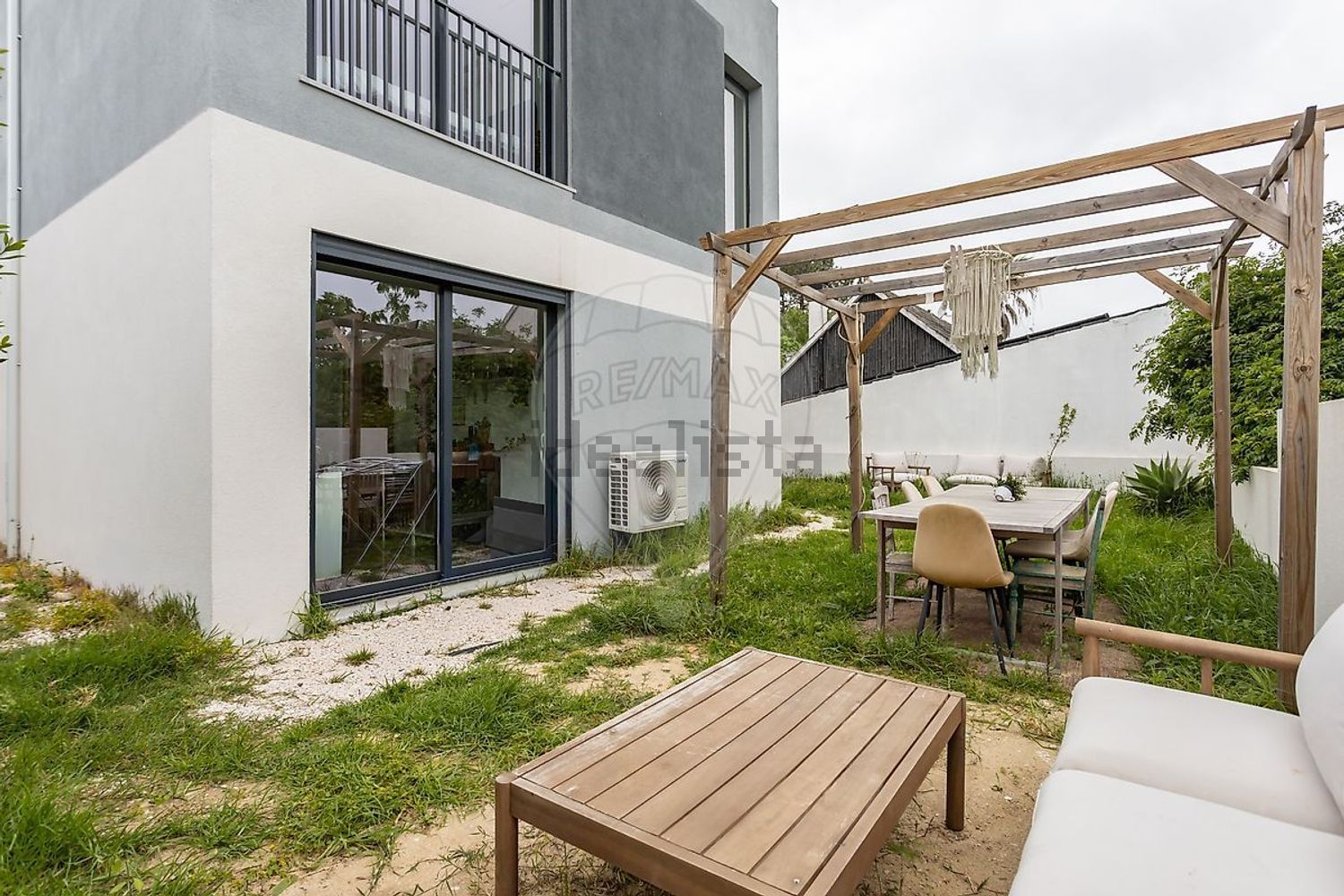 小楼房或独栋别墅出售在Rua Casais da Raposa - 外立面