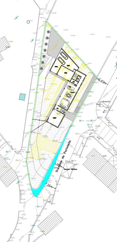 小楼房或独栋别墅出售在Rua da Portelada, 330