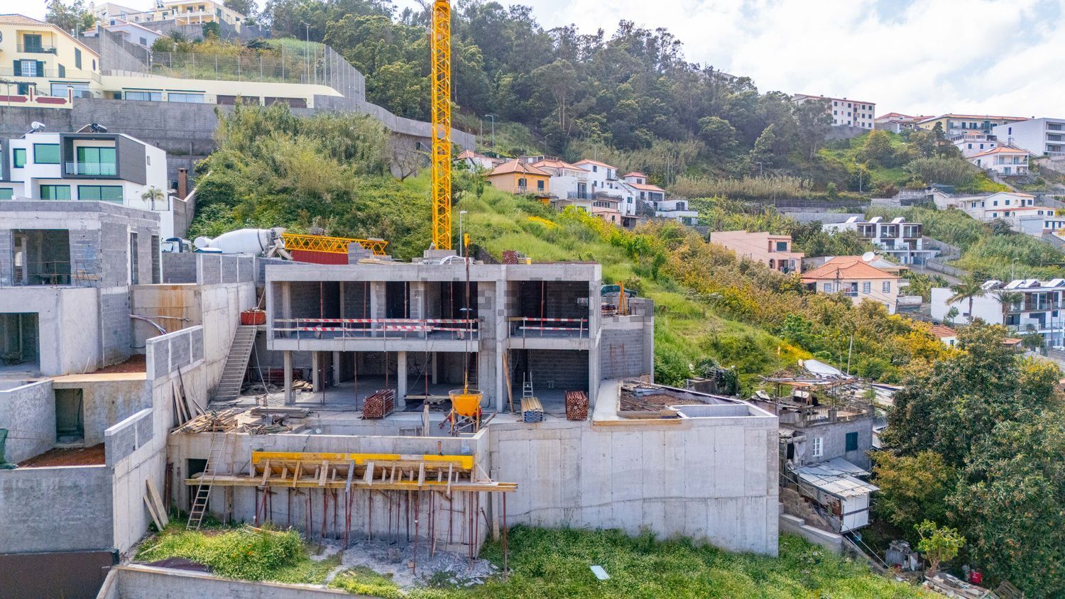 小楼房或独栋别墅出售在Beco das Courelas - 外立面