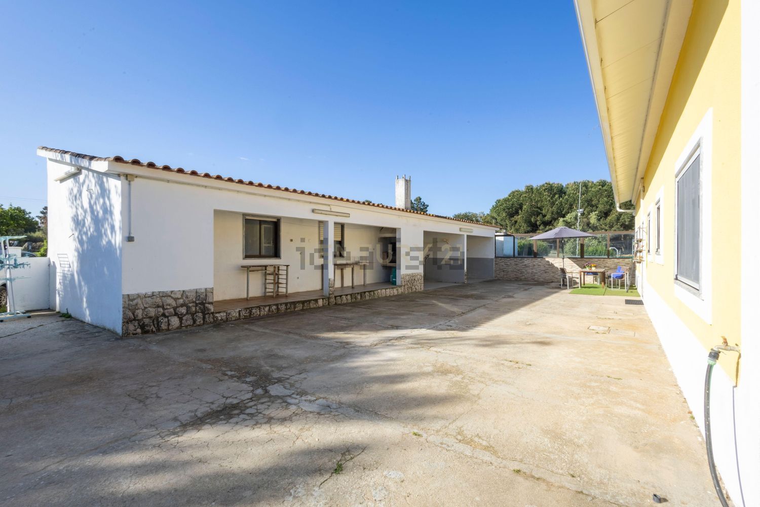 小楼房或独栋别墅出售在 Parque Industrial das Carrascas, Palmela, Portugal - 外立面