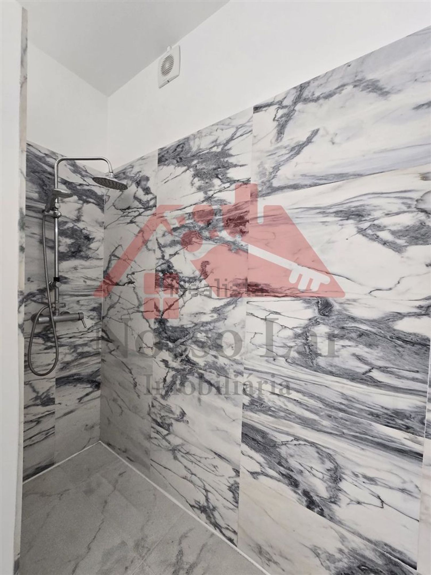 公寓 t2出售在Rua António José Baptista, 74 - 卫生间