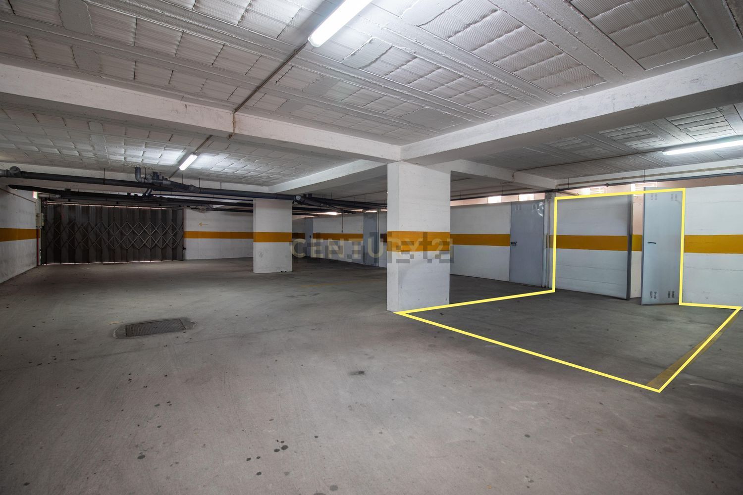 公寓 t2出售在Rua São Pedro, 12 - 停车位