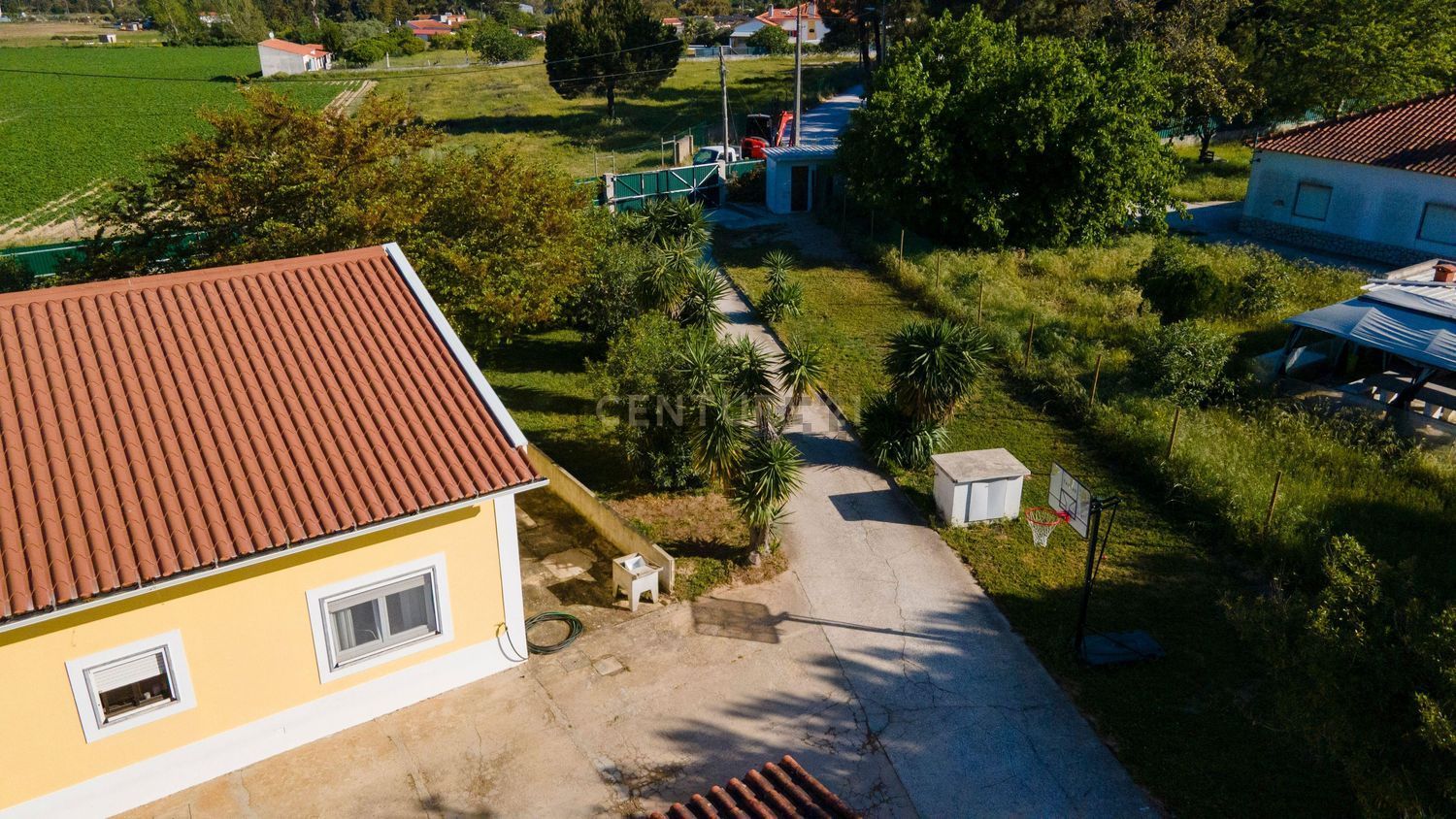 小楼房或独栋别墅出售在 Parque Industrial das Carrascas, Palmela, Portugal - 外立面