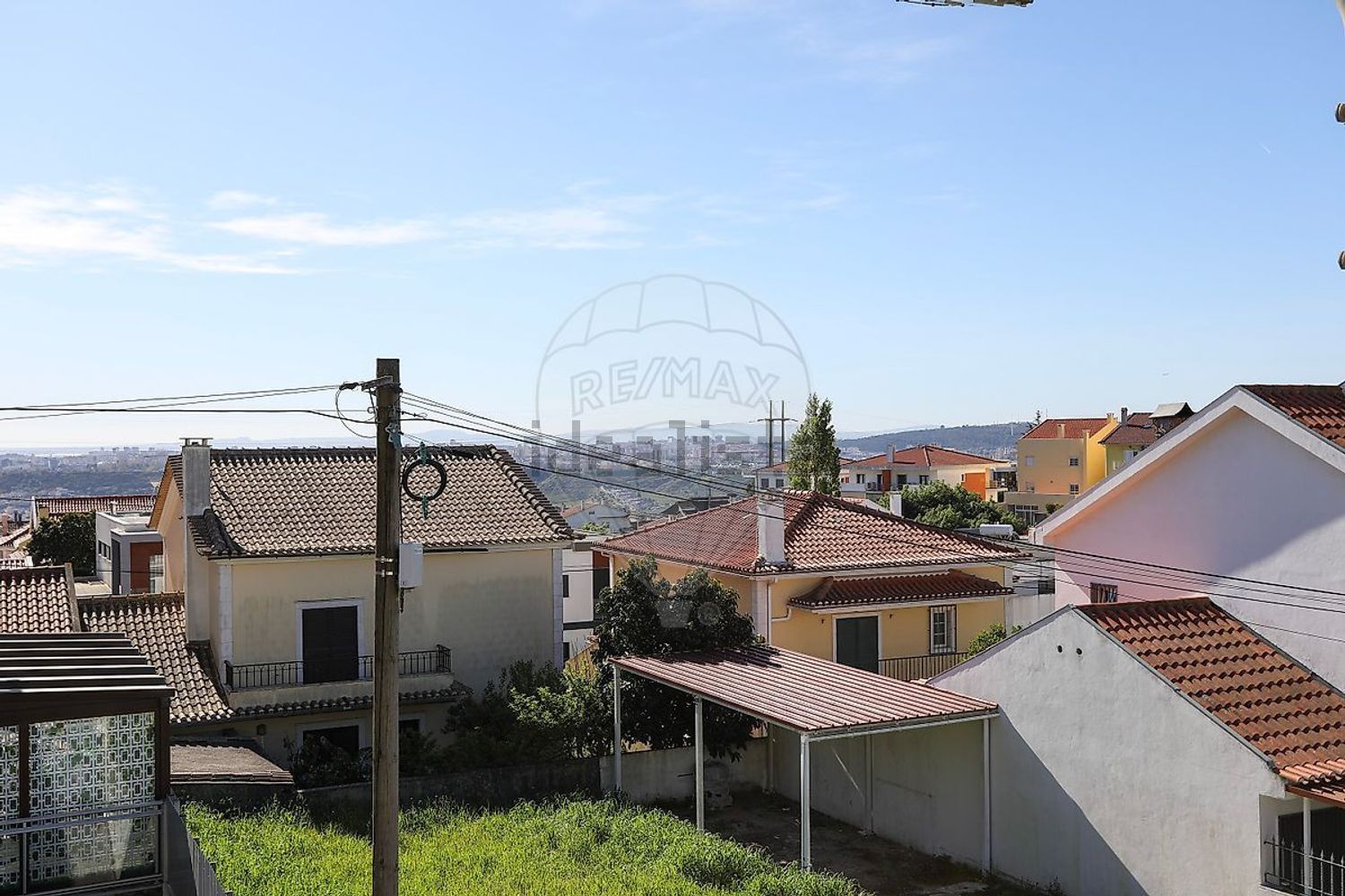 小楼房或独栋别墅出售在Rua Cidade de Lagos - 外立面