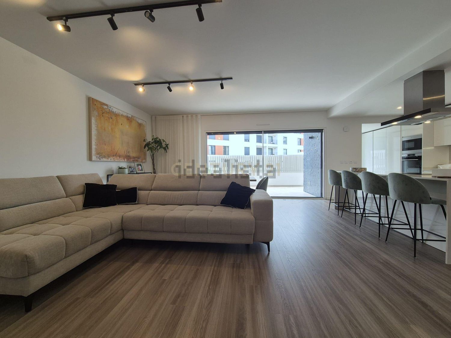 出租公寓 t3在Avenida José Cardoso Pires s/n - 客厅