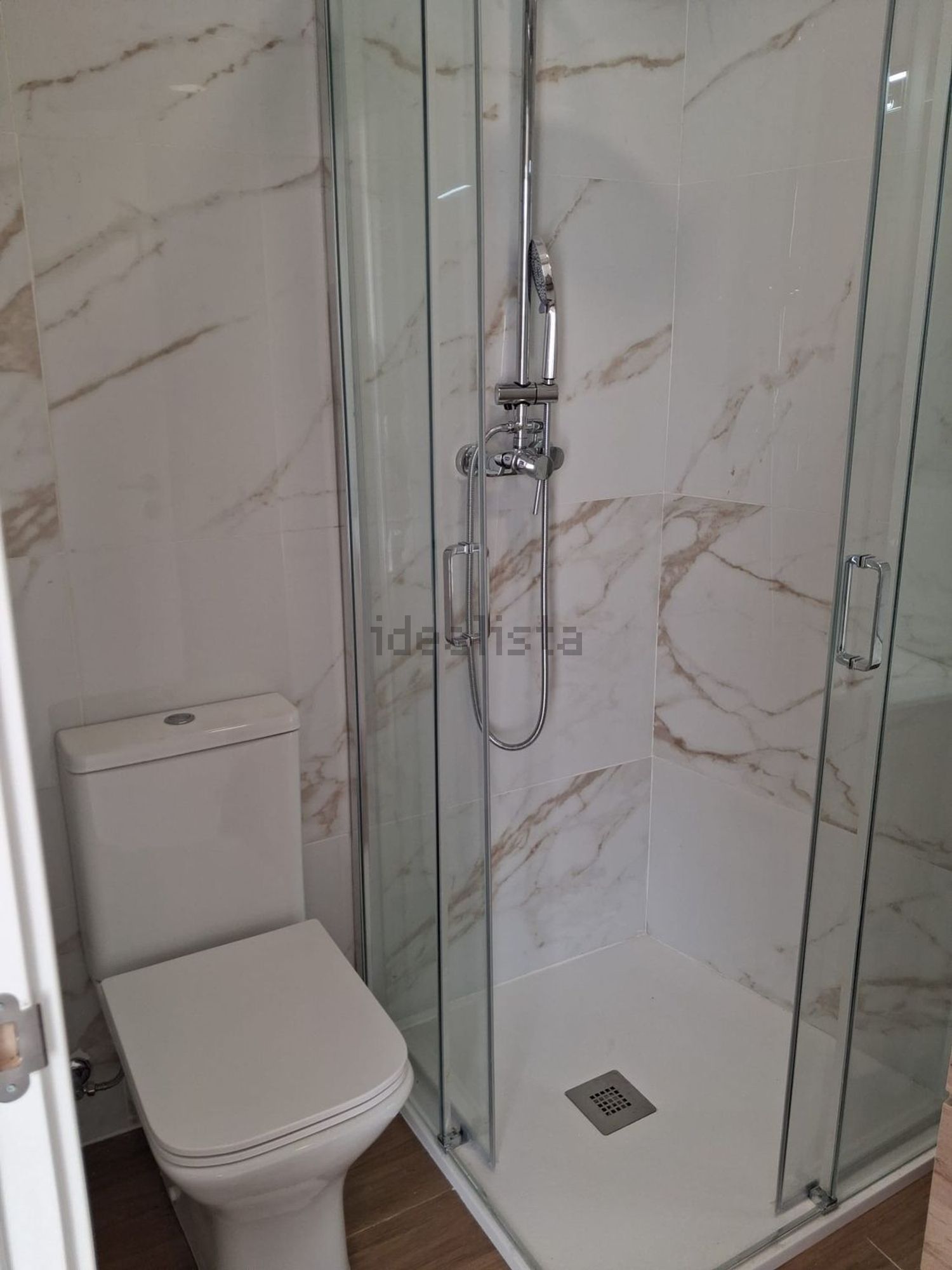 出租双拼别墅在 Carolina Michaelis - 卫生间