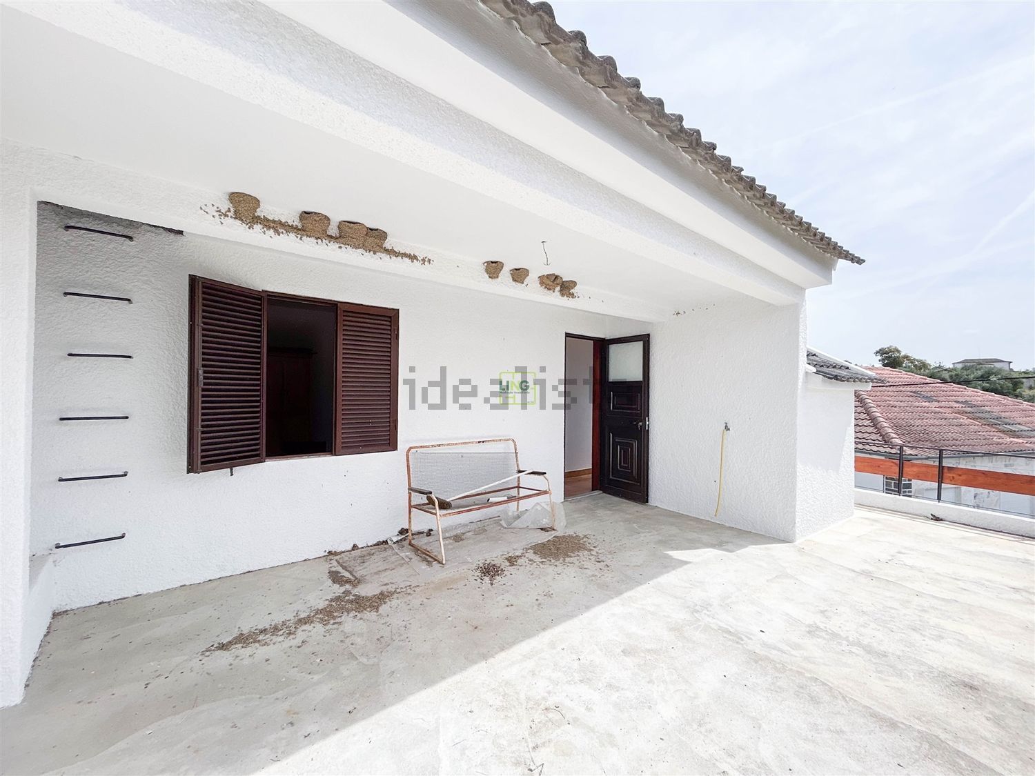 小楼房或独栋别墅出售在 São Miguel de Acha - 外立面