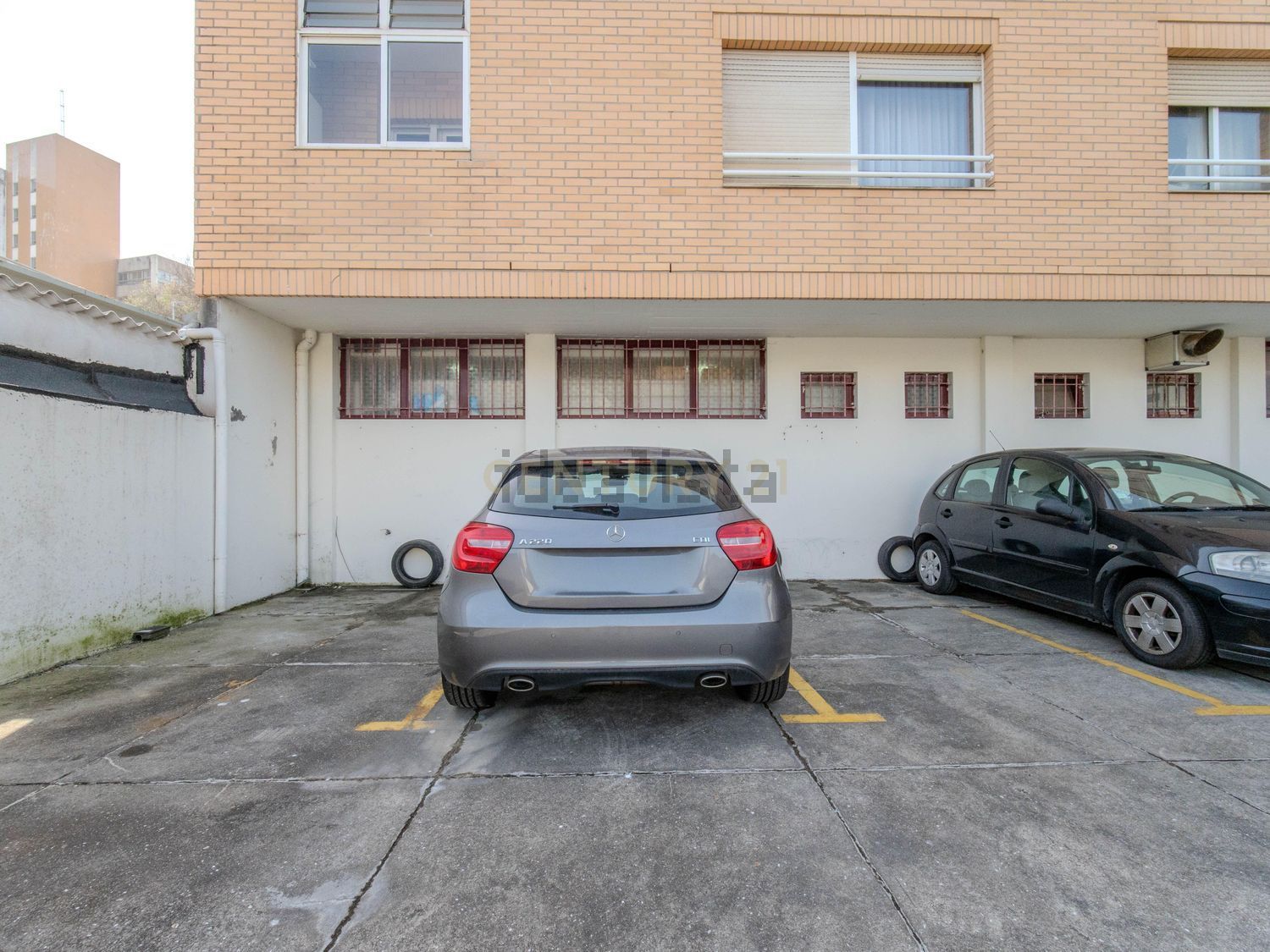 公寓 t3出售在Avenida Dom Afonso Henriques, 1105 - 停车位