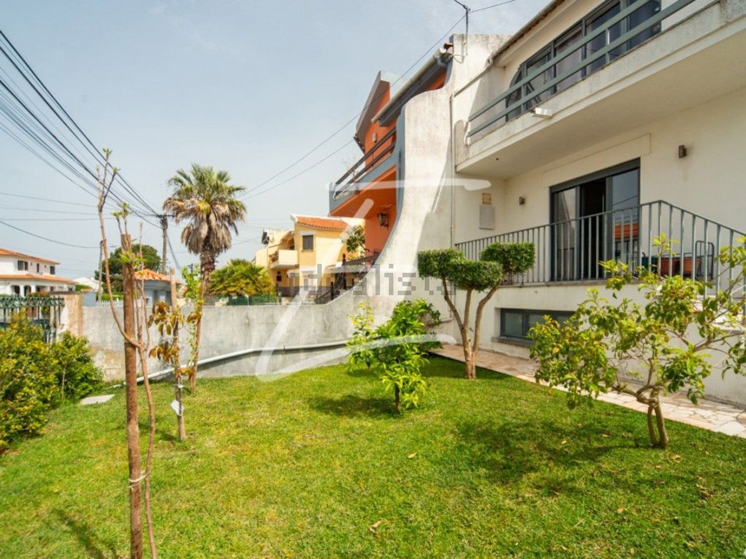 小楼房或独栋别墅出售在 Marisol - Valadares - Quinta da Queimada - 外立面