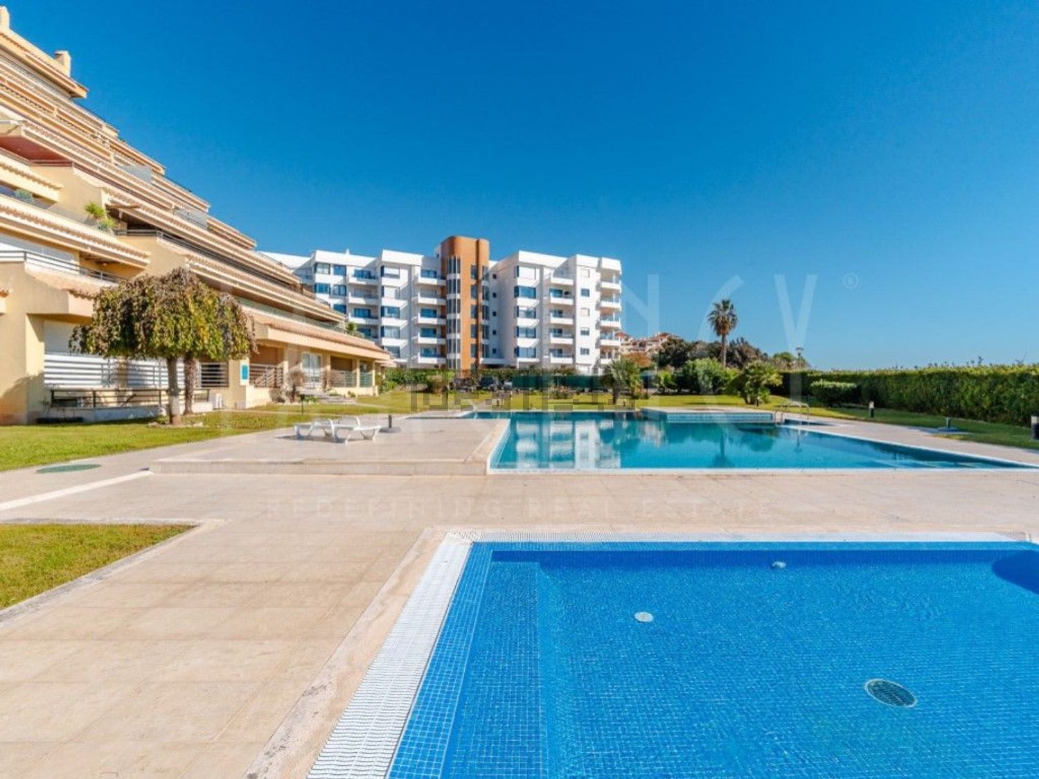 公寓 t1出售在 Centro de Cascais - 游泳池