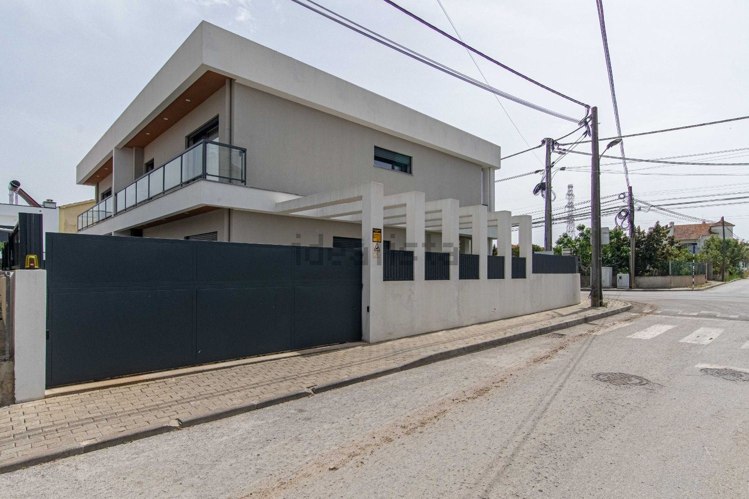 小楼房或独栋别墅出售在Avenida da Liberdade - 外立面