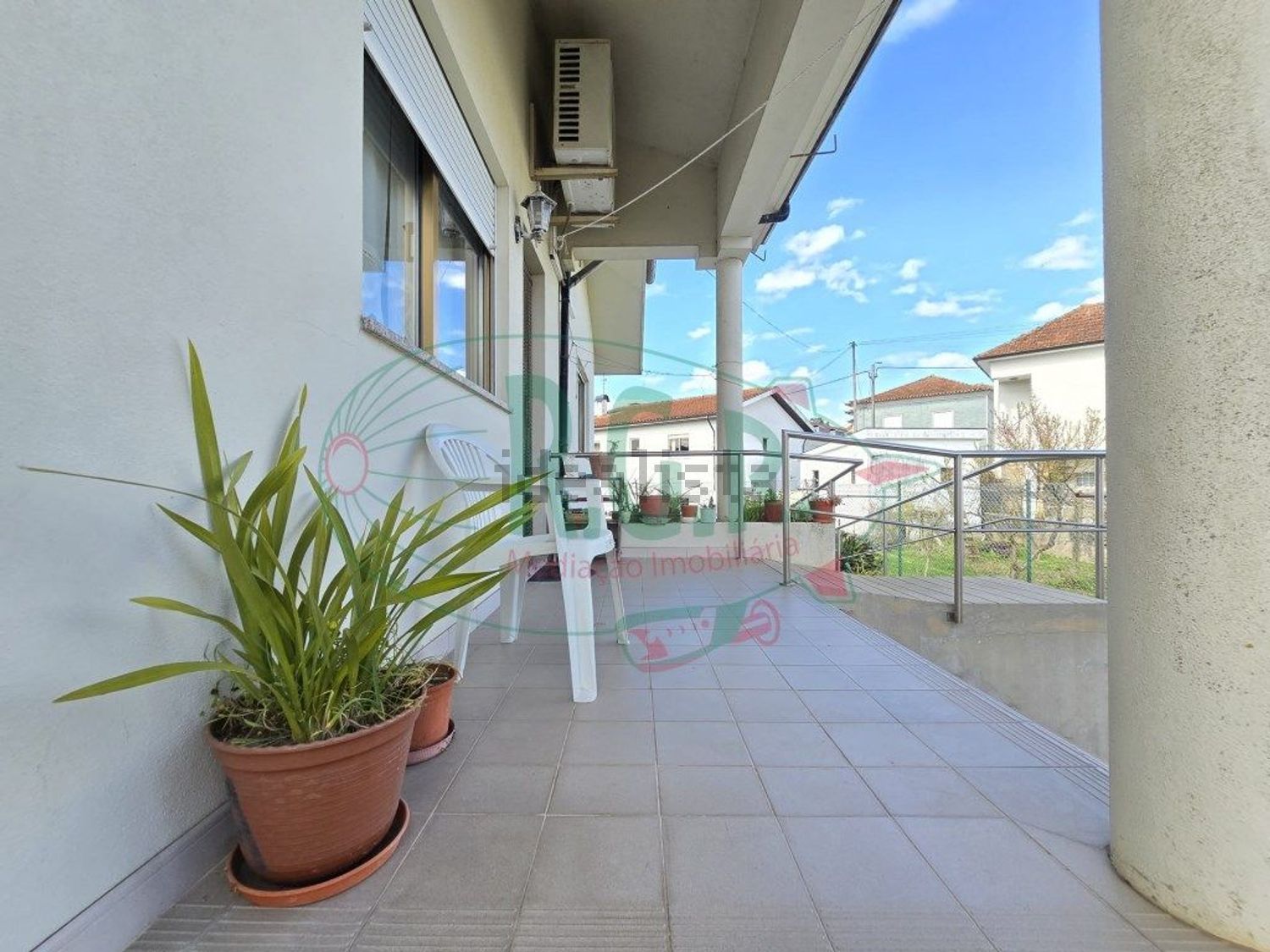 小楼房或独栋别墅出售在 Centro de Gondomar - 阳台
