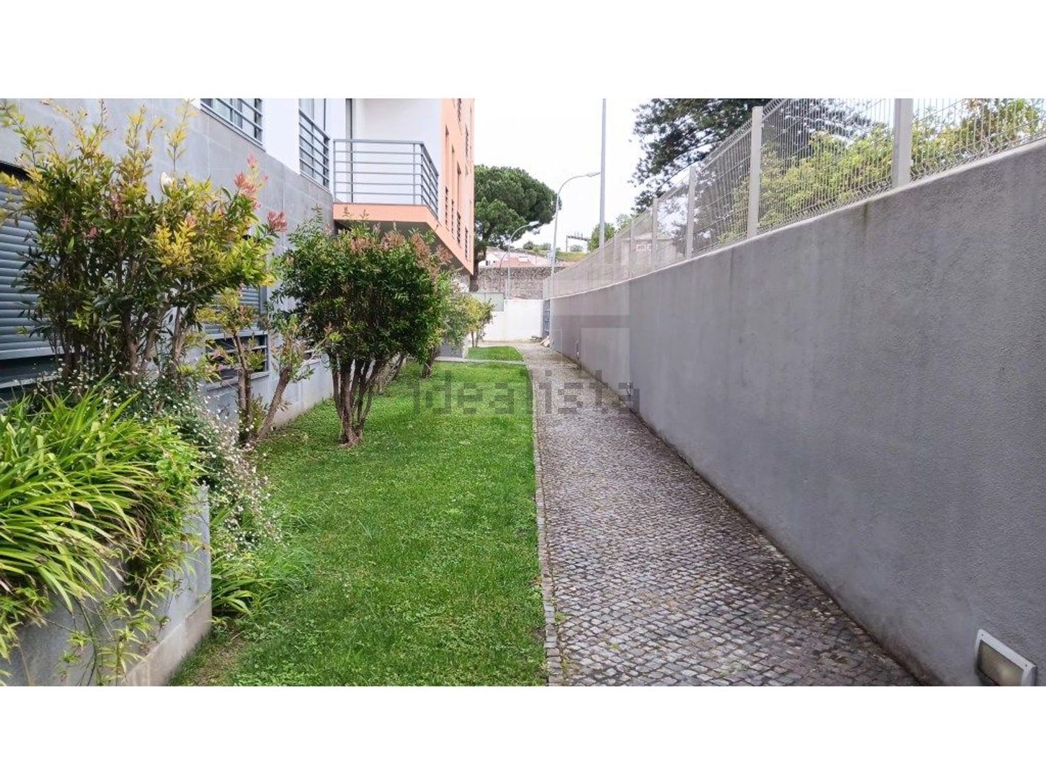 出租公寓 t1在Estrada Buraca, 17 - 前厅
