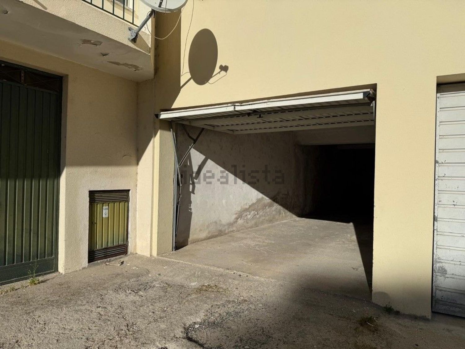 公寓 t4出售在 Oliveira do Hospital e São Paio de Gramaços - 停车位