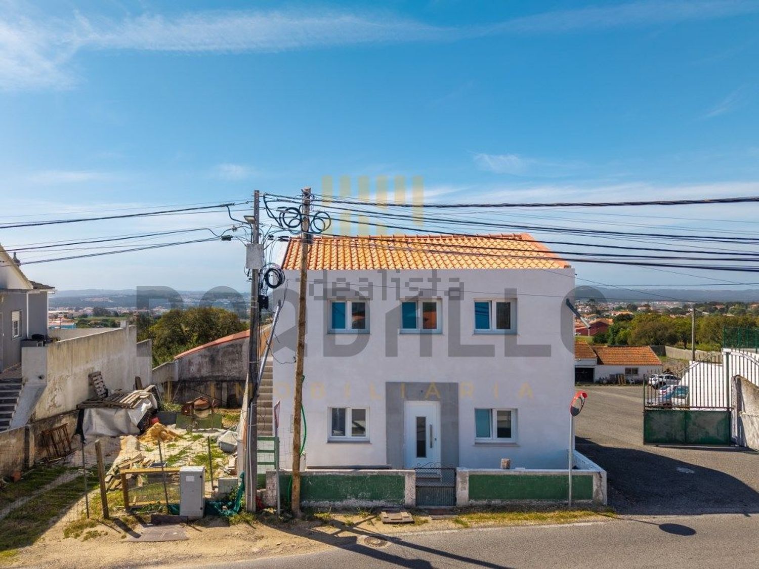 小楼房或独栋别墅出售在Rua da Bela Vista - 外立面