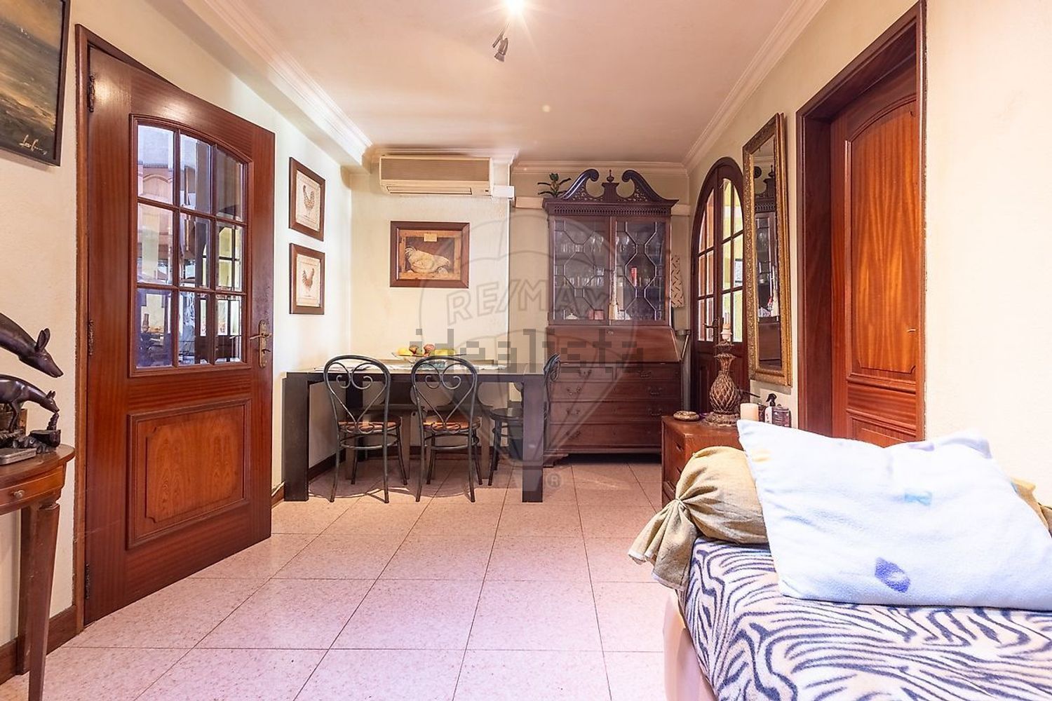 小楼房或独栋别墅出售在 Casal Evangelista - 客厅