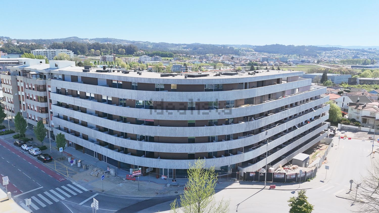 公寓 t2出售在Avenida Doutor Leonardo Coimbra s/n - 外立面