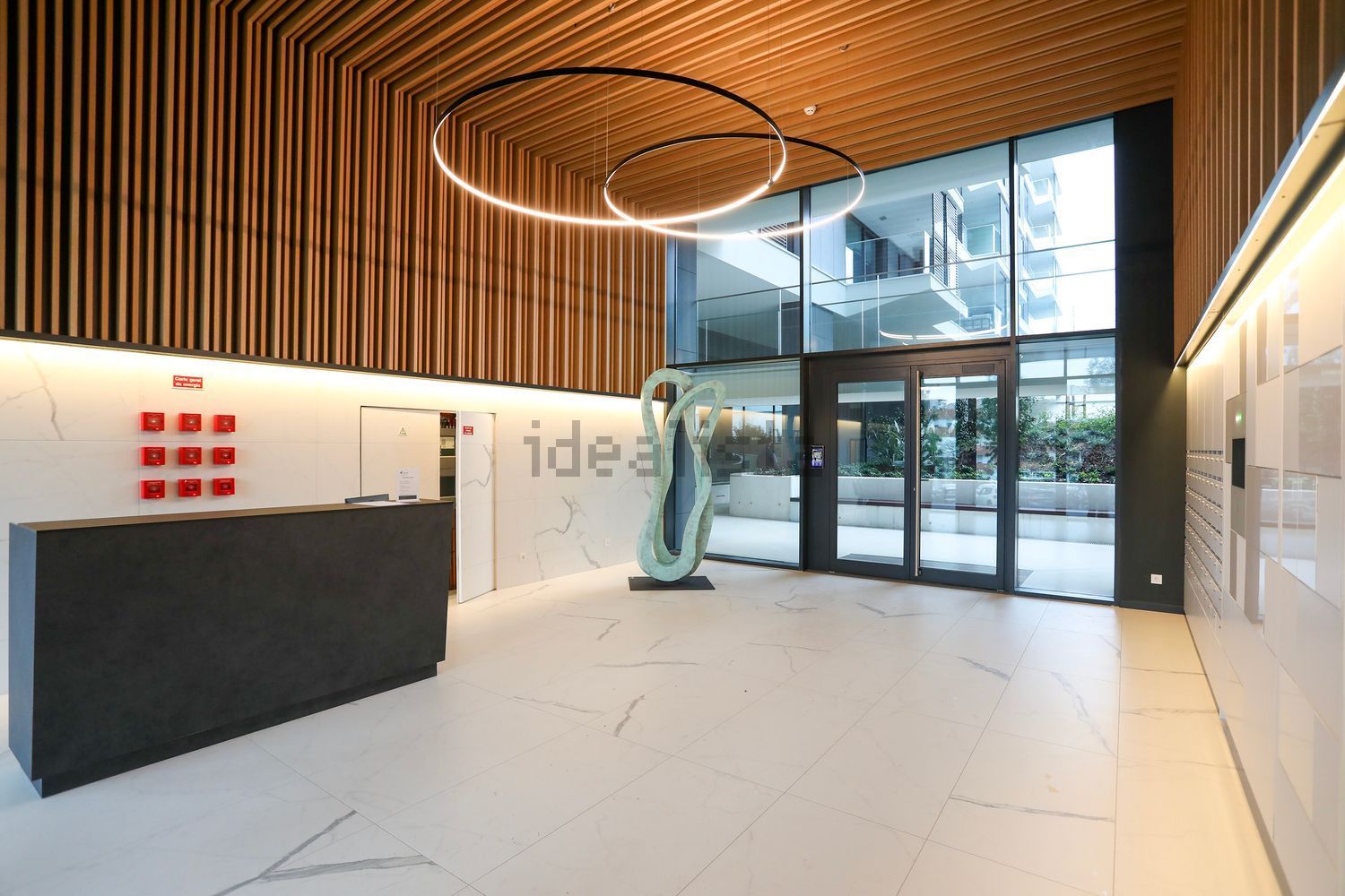 公寓 t1出售在Rua Soeiro Pereira Gomes - 照片