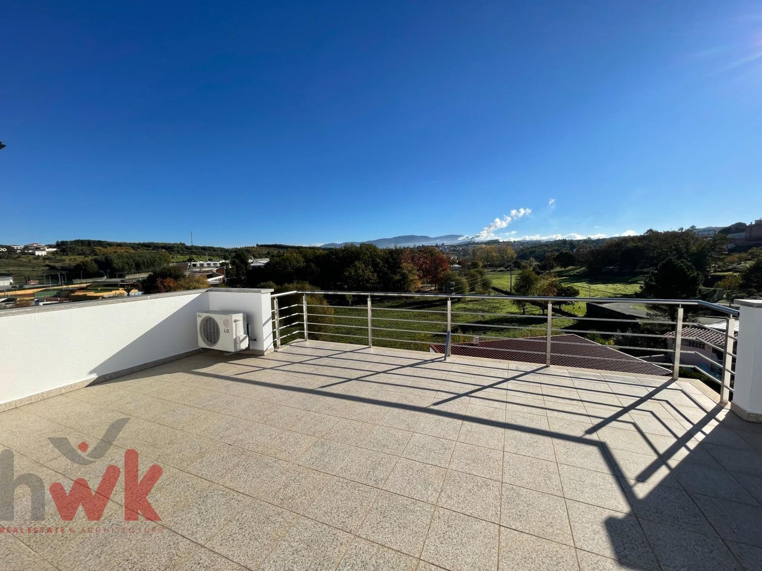 小楼房或独栋别墅出售在Avenida Doutor António Afonso Amaral - 阳台