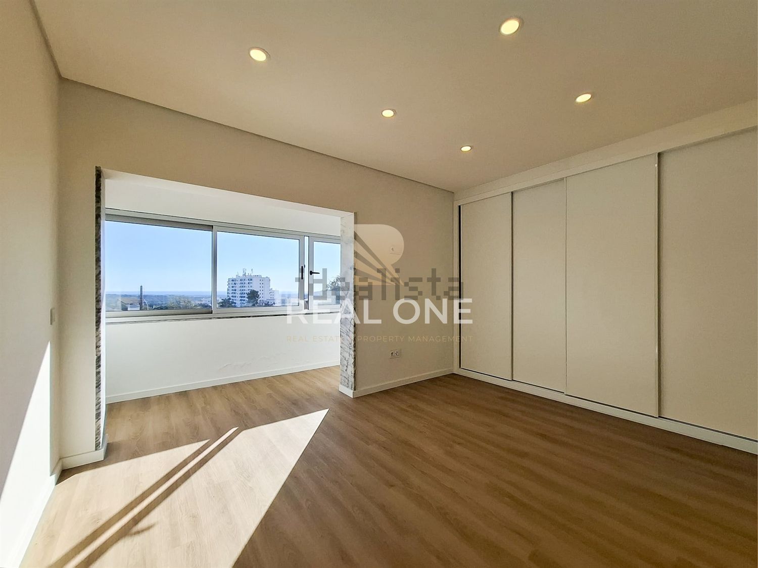 公寓 t3出售在Avenida José da Costa Mealha, 82 - 卧室