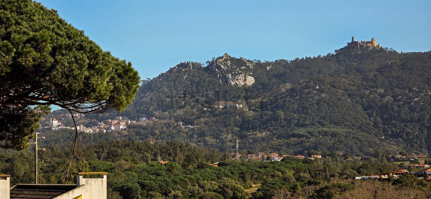 小楼房或独栋别墅出售在Rua Alto do Pedregal, 6 - 视线