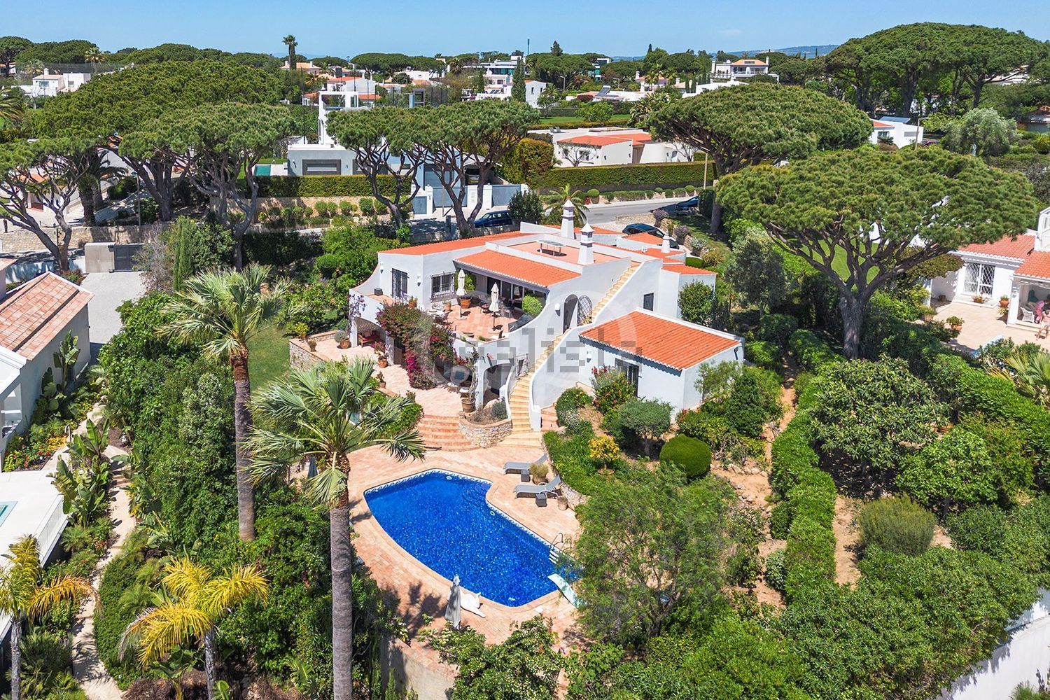 小楼房或别墅出售在 Vale do Lobo - 游泳池