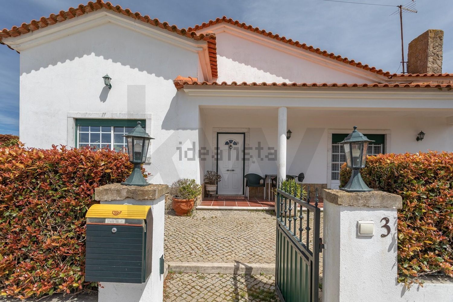 小楼房或别墅出售在Travessa do Albarral s/n - 外立面