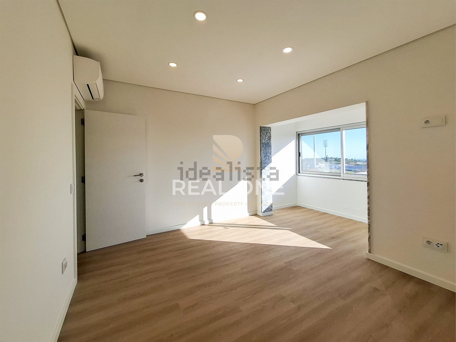 公寓 t3出售在Avenida José da Costa Mealha, 82 - 卧室
